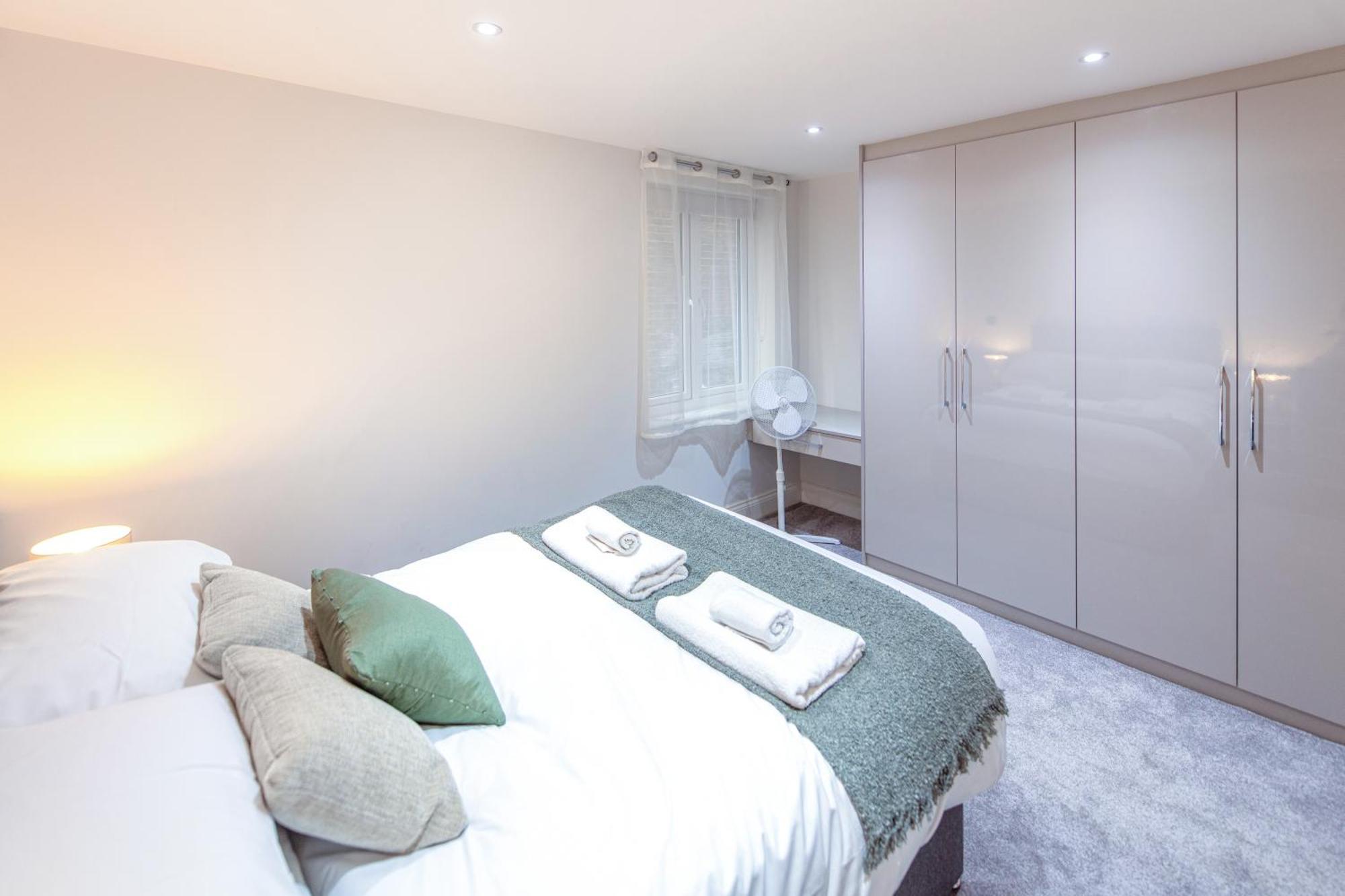 Ealing Residency Aparthotel London Exteriör bild