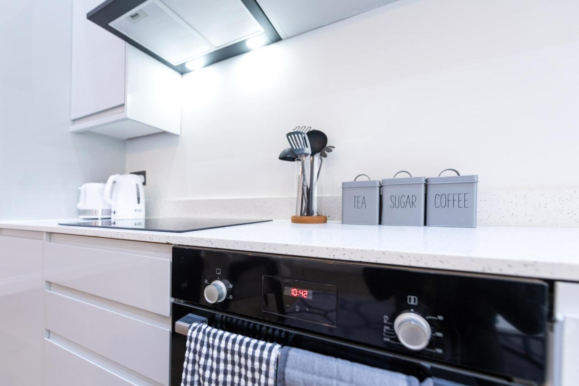 Ealing Residency Aparthotel London Exteriör bild