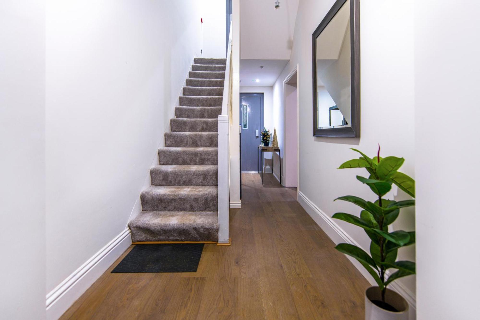 Ealing Residency Aparthotel London Exteriör bild